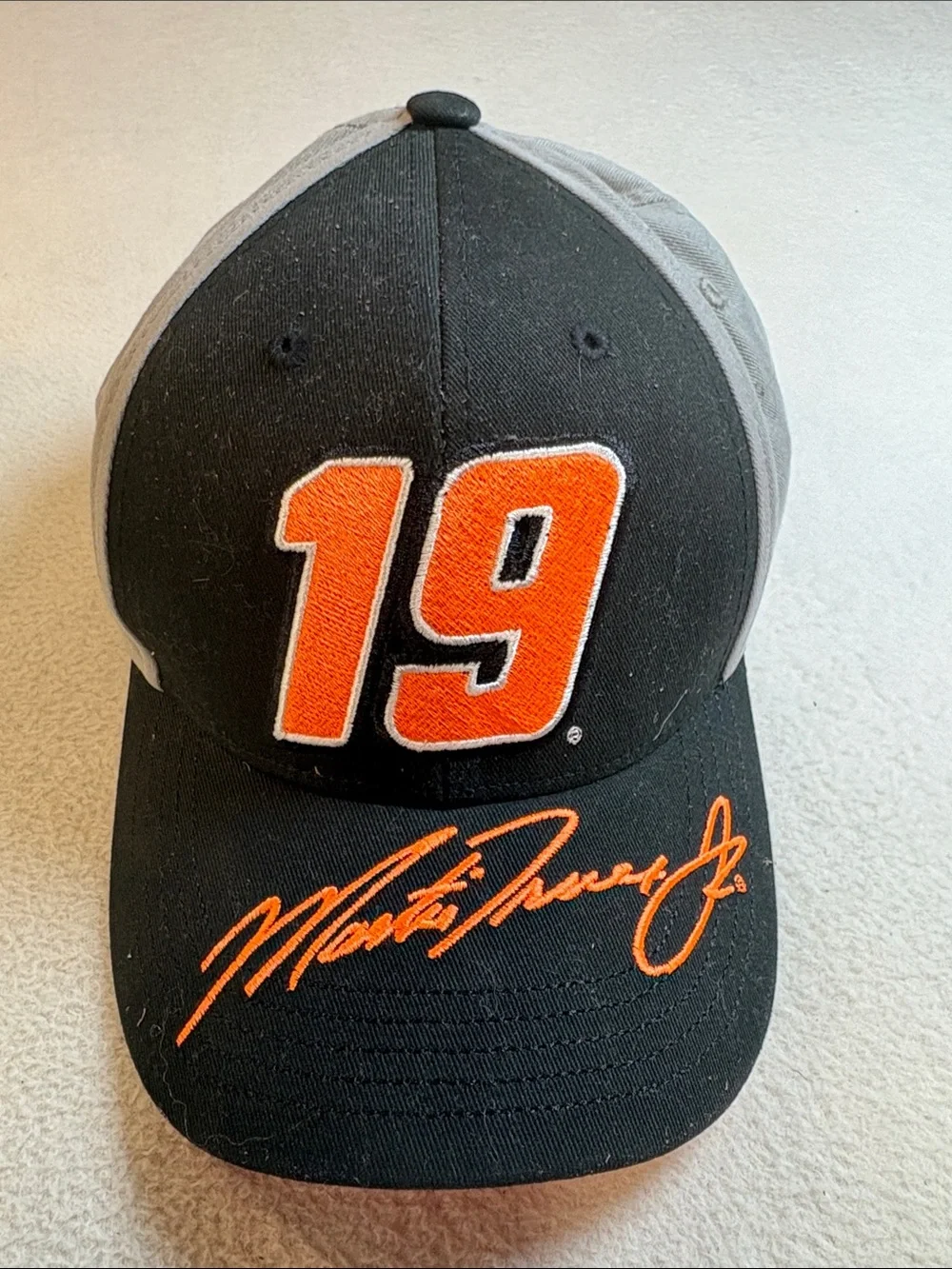 Joe Gibbs Racing. Martin Truex Jr. #19